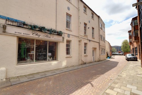 Arrange a viewing for 123 Westgate Street, Gloucester