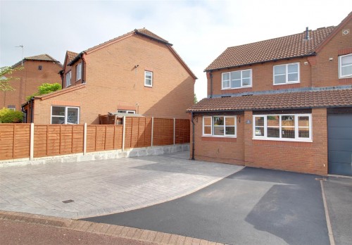 Arrange a viewing for Blenheim Drive, Newent