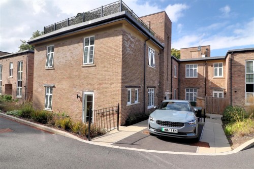 Arrange a viewing for John Martin Gardens, Standish, Stonehouse