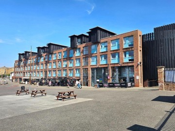 image of 82, Barge Arm East