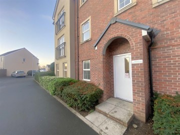 image of Flat 3, 4, Snetterton Heath Kingsway