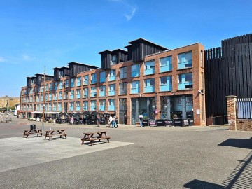 image of 81, Barge Arm East